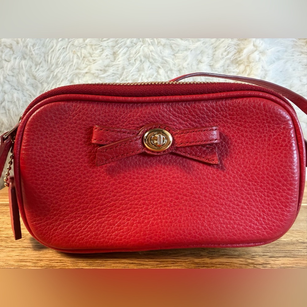 Coach Turn lock bow Crossbody in Red Pebble Leather